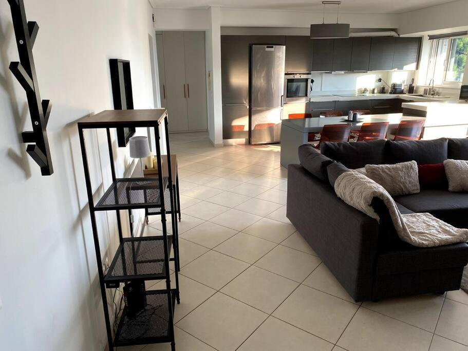 Spacious And Sunkissed 3Br & 2 Bathrooms Apartment เอเธนส์ ภายนอก รูปภาพ