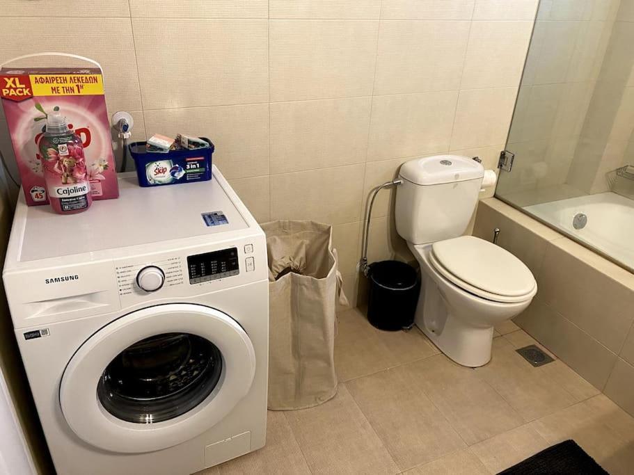 Spacious And Sunkissed 3Br & 2 Bathrooms Apartment เอเธนส์ ภายนอก รูปภาพ