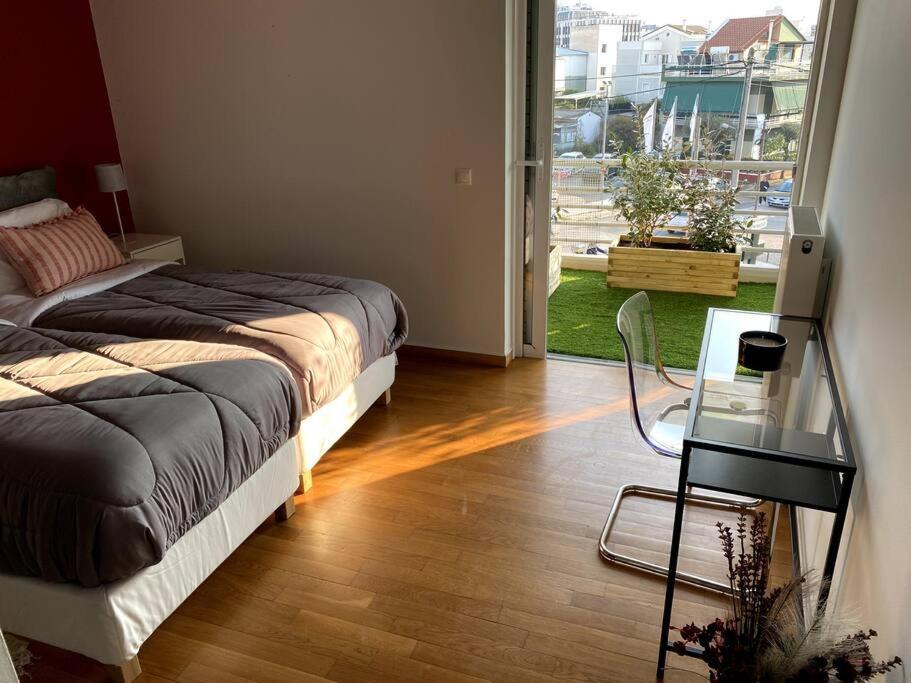 Spacious And Sunkissed 3Br & 2 Bathrooms Apartment เอเธนส์ ภายนอก รูปภาพ